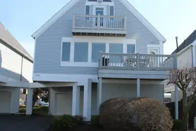 Image de Amazing! 4Bed/3Bath Water's Edge Beach House with Pool and Hot Tub!