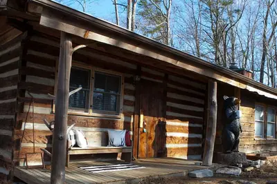 Image de Une cabane Smokey Mountain originale! C'est Un Un De Type! Le Nid!