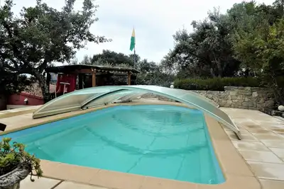 Image de Gîte de charme avec piscine dans cadre préservé et arboré