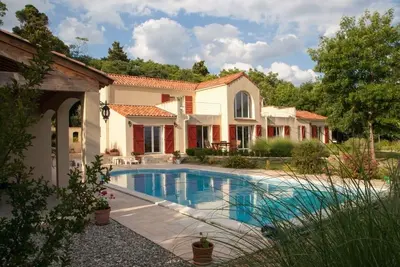 Image de Villa avec piscine privée et vue panoramique sur les montagnes