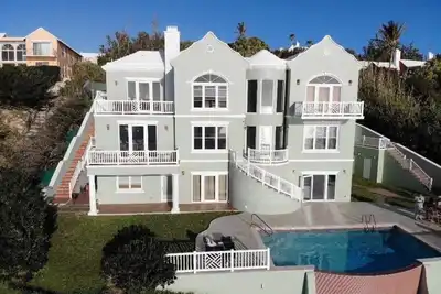 Luxueuse maison 4 chambres Oceanside avec piscine
