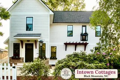 Image de Cozy Family Retreat w/Ht-Sauna Deck & Dt Charm