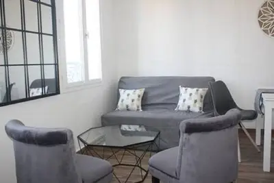 Image de Appartement cosy, au coeur de la ville, proche parking, port, jardin public