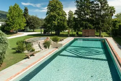 Image de Villa Luxury Suites entouré de vignes Lucca
