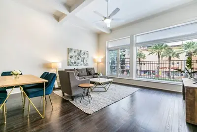 Image de Condo 2br City View sur Canal St & Blocks to Fq
