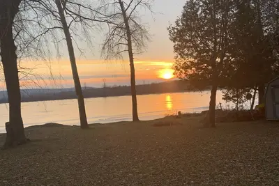 Image de Parfait pour une escapade au nord. Front de mer sur tout lac de sport. Pêche hiver et été. Près de nombreux sentiers de randonnée des brasseries, des caves et du lac Michigan.