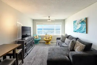 Image de Amazing Top Floor Oceanfront Suite - Pool and Sauna - Sleeps 4!