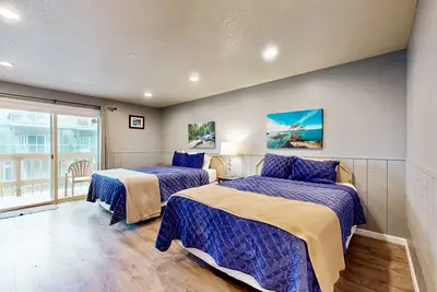 Image de Studio de motel acceptant les chiens situé près de la plage et du centre-ville!