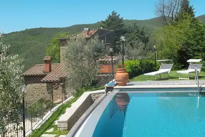 Image de Belle maison de vacances privée pour 6 personnes avec piscine privée, Tv, terrasse et parking