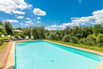 Magnifique maison de vacances privée avec Wifi, piscine privée, Tv, patio et parking