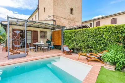 Image de Magnifique maison de vacances avec piscine privée, bain à remous, Wifi, Tv, terrasse et parking