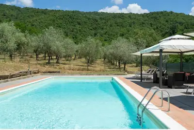 Image de Belle maison de vacances privée avec piscine privée, Wifi, Tv, patio, animaux admis, parking
