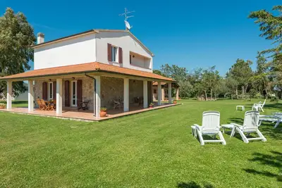Image de Merveilleuse maison de vacances privée pour 6 personnes avec Wifi, Tv, terrasse et parking