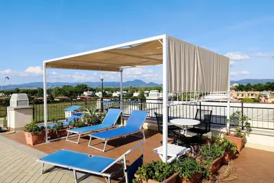 Image de Confortable appartement pour 5 personnes avec climatisation, Tv, patio et parking