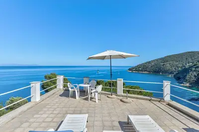 Image de Belle maison de vacances pour 4 personnes avec climatisation, Tv, terrasse et animaux admis