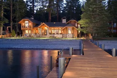 Image de Nouvelle Liste - Maison 5 étoiles au bord du lac avec bain à remous et jetée - Hébergement de luxe!