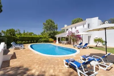 Image de Six Bedroom Villa with large garden and private pool  -Pv25 - Almancil, Algarve