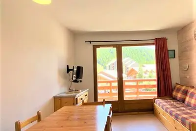 Image de Superbe Appartement 2 Pièces Rénové avec Balcon au Pied des Pistes – Résidence L'Horizon Blanc