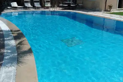 Image de Villa de prestige avec grand jardin et piscine