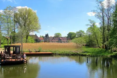 Image de Appartement moderne au bord du lac - terrasse + location de bateau de pĂŞche