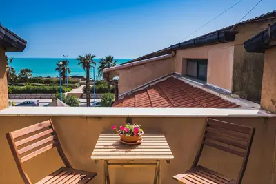 Image de Lovely waterfront apartment with a wonderful sea view