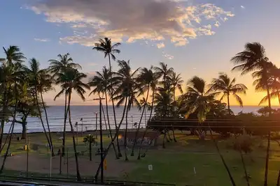 Image de Surf sur l'île avec vue sur l'océan - En face du spot de surf, de la plage et des boutiques populaires