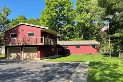 Image de Beautiful Cabin with Gorgeous Riverbend View. Great for fishing! Newly Renovated