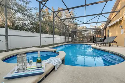 Image de Maison Disney - Piscine privée et bain à remous! 4b / 3ba, 10 personnes! Près de tous les parcs! ! !