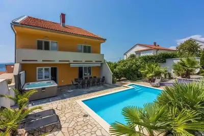 Image de Maison de vacances avec piscine et climatisation