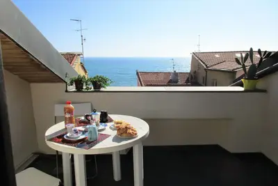 Image de Appartement avec terrasse, vue mer, distance de la plage 40 m
