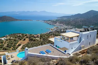 Image de Villa Caprice - Villa de style cycladique avec piscine à débordement