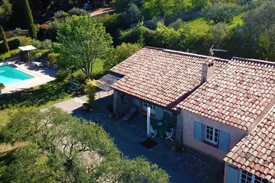 Image de Belle Maison au calme, piscine, en hauteur, vue dominante, Ă 2 km du village