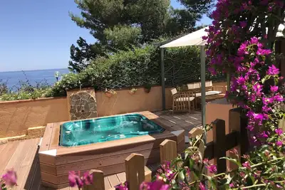 Image de . . à quelques mètres de la mer