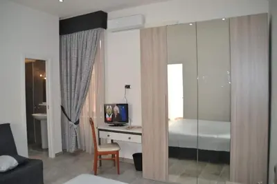 Image de Chambres en B&B dans le quartier de Chiaia, à 400 mètres du métro et à 500 mètres de la promenade Caracciolo