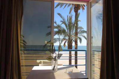Image de Aptos Gema - Appartement récemment réformé en 1ère ligne de Cullera avec vue sur la plage