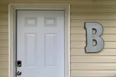 Image de Wow! 3br Stylish Retreat Steps from Uwg, Tanner & Southwire / Close to Atlanta
