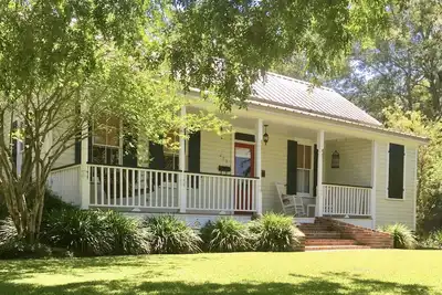 Image de Ponchatoula Historic Home loin de chez soi