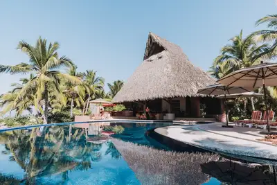 Casa de Arte - Évadez-vous dans ce luxueux front de mer, 5 chambres, avec chef et piscine