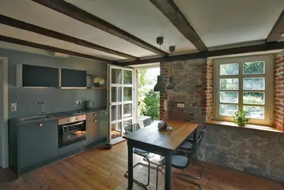 Image de Appartement pittoresque avec cheminée et sauna