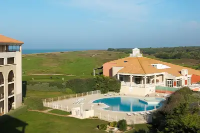 Image de Confortable appartement pour 4 personnes avec Wifi, piscine, Tv, balcon, animaux admis et parking