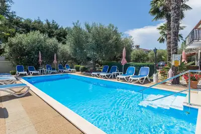 Image de Bel appartement avec Wifi, climatisation, piscine, Tv, terrasse, animaux admis et parking