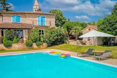 Image de Appartement dans une maison de vacances avec Wifi, climatisation, piscine, Tv, terrasse, parking