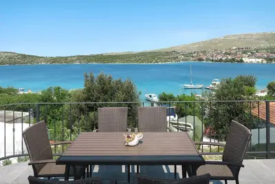 Confortable appartement pour 6 personnes avec climatisation, Wifi, Tv, balcon et parking