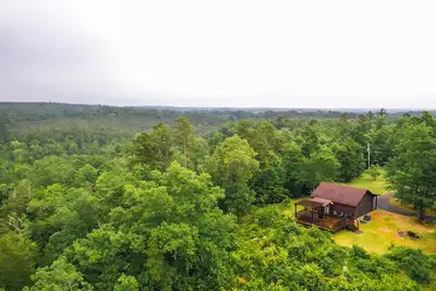 Image de Belle cabine isolée pour les couples avec vue panoramique sur la montagne et le coucher du soleil!