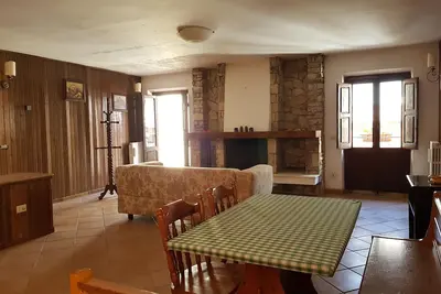 Parfum d'une maison de montagne immergée dans les Abruzzes Latium et le Parc National du Molise