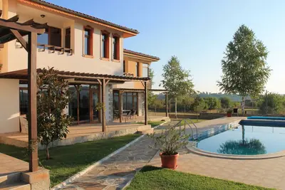 Image de Villa 'Eagle', avec piscine, spa, tennis, salle de gym, practice et belles vues