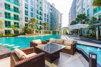 Image de Condo de luxe d'une chambre avec vue sur la piscine @ City Center Residence Pattaya