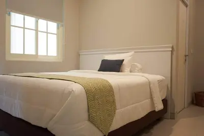 Image de Environnement convivial Guest House dans le centre de Surabaya City.