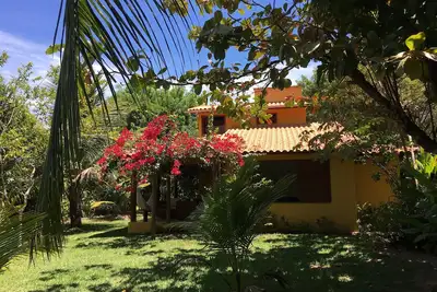 Image de Belle Maison Avec Jardin Tropical À GARAPUÁ