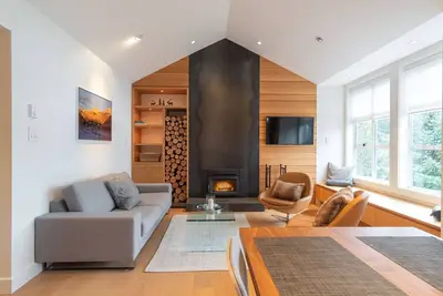 Image de Vibes de cabine modernes avec vue sur la montagne | 2 minutes à pied du lac perdu et des sentiers ���